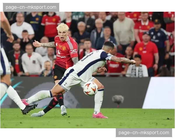 PSG迎战摩纳哥前瞻：姆巴佩伤情成疑，恩里克如何应对强强对话